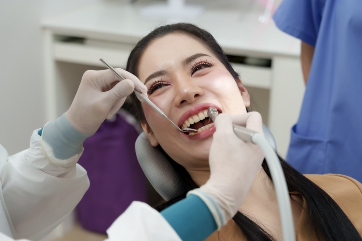 how dentist cleaning differs brushing